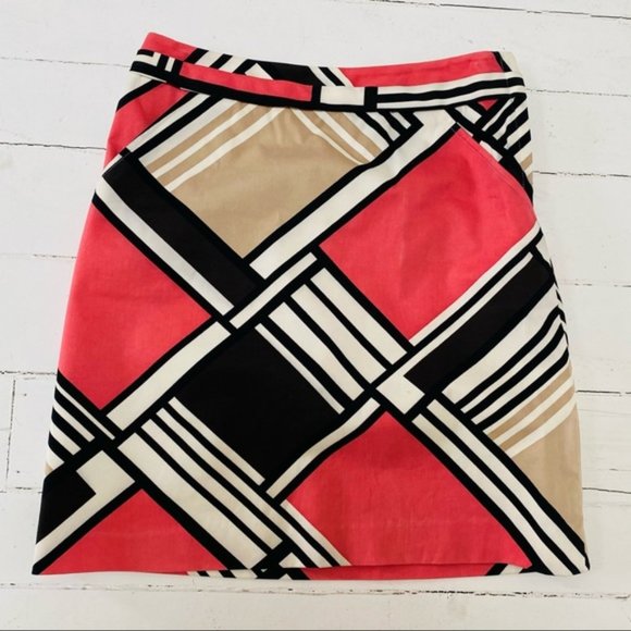 Mod-inspired Geometric Patterned Aline Skirt (size 0) - Picture 4 of 7